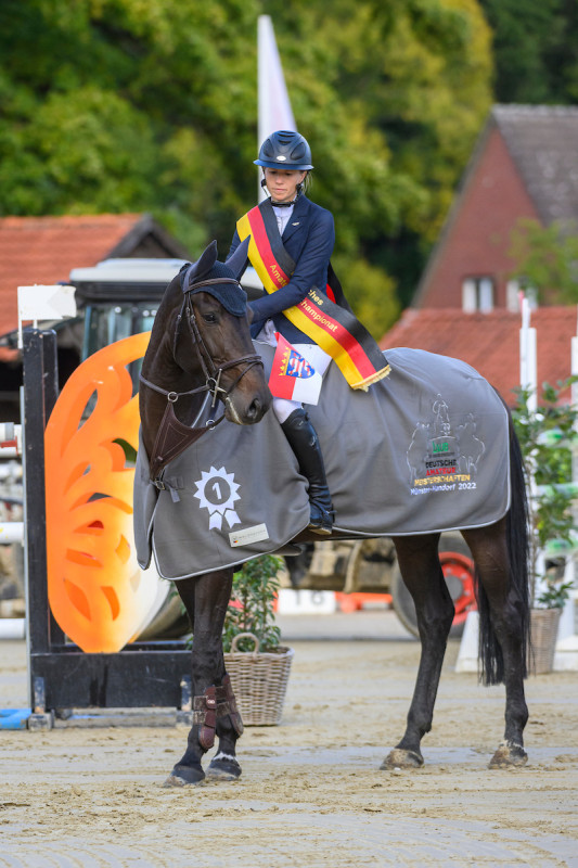 Dame Noir 5 Lisa Oppermann Muenster 22 TBE 7667 EQUITARIS